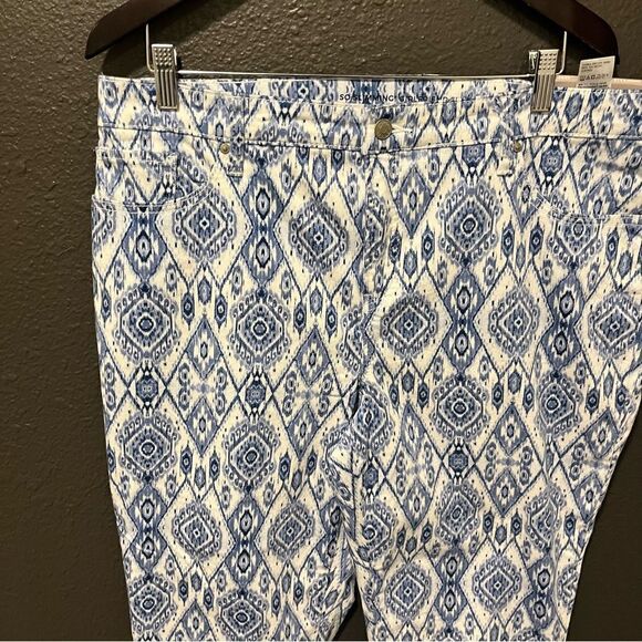 Chicos so Slimming Diamond-Print Girlfriend Crops 3 or XL - Picture 7 of 13